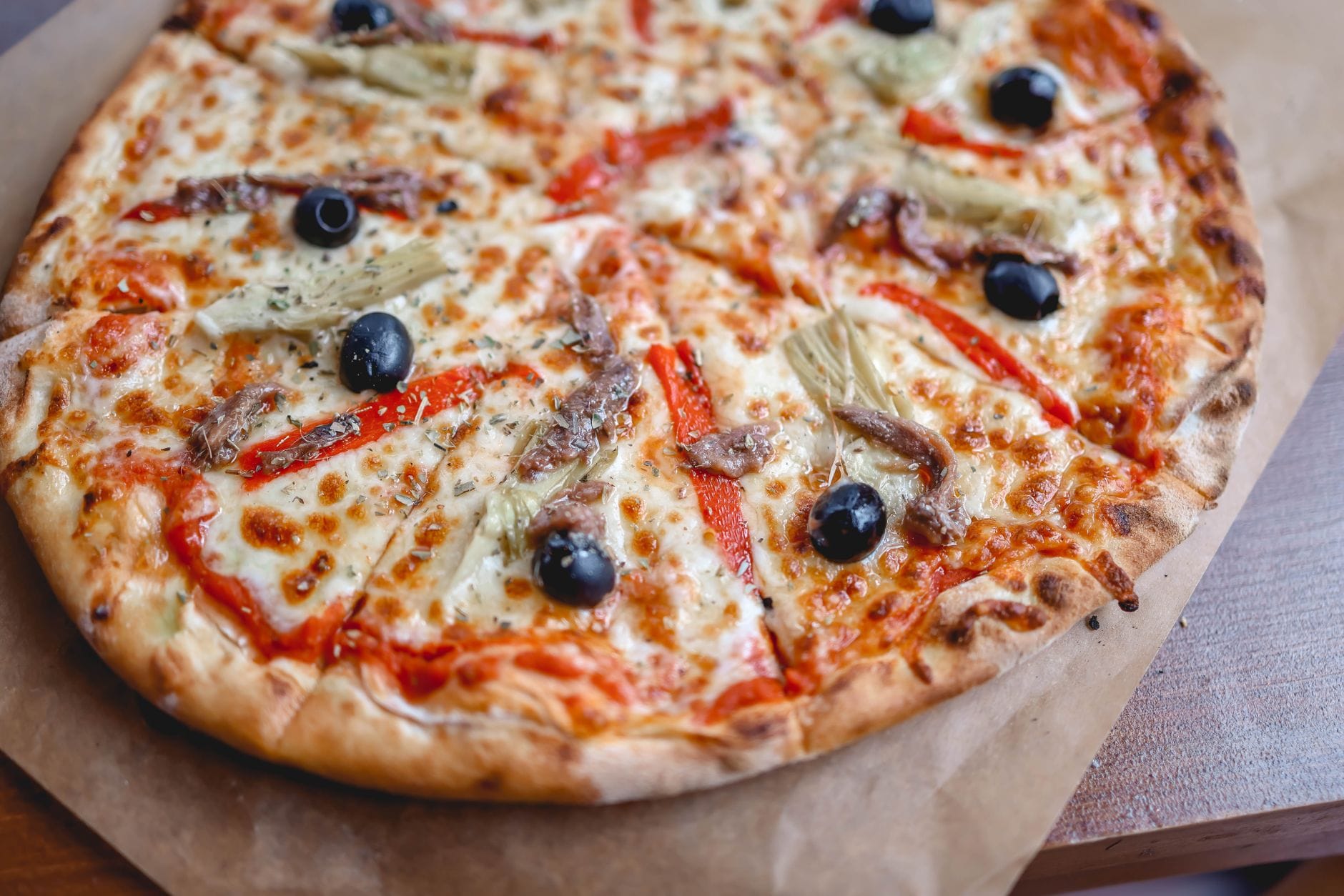 Pizza na wieczór filmowy: proste menu, które zrobi efekt WOW