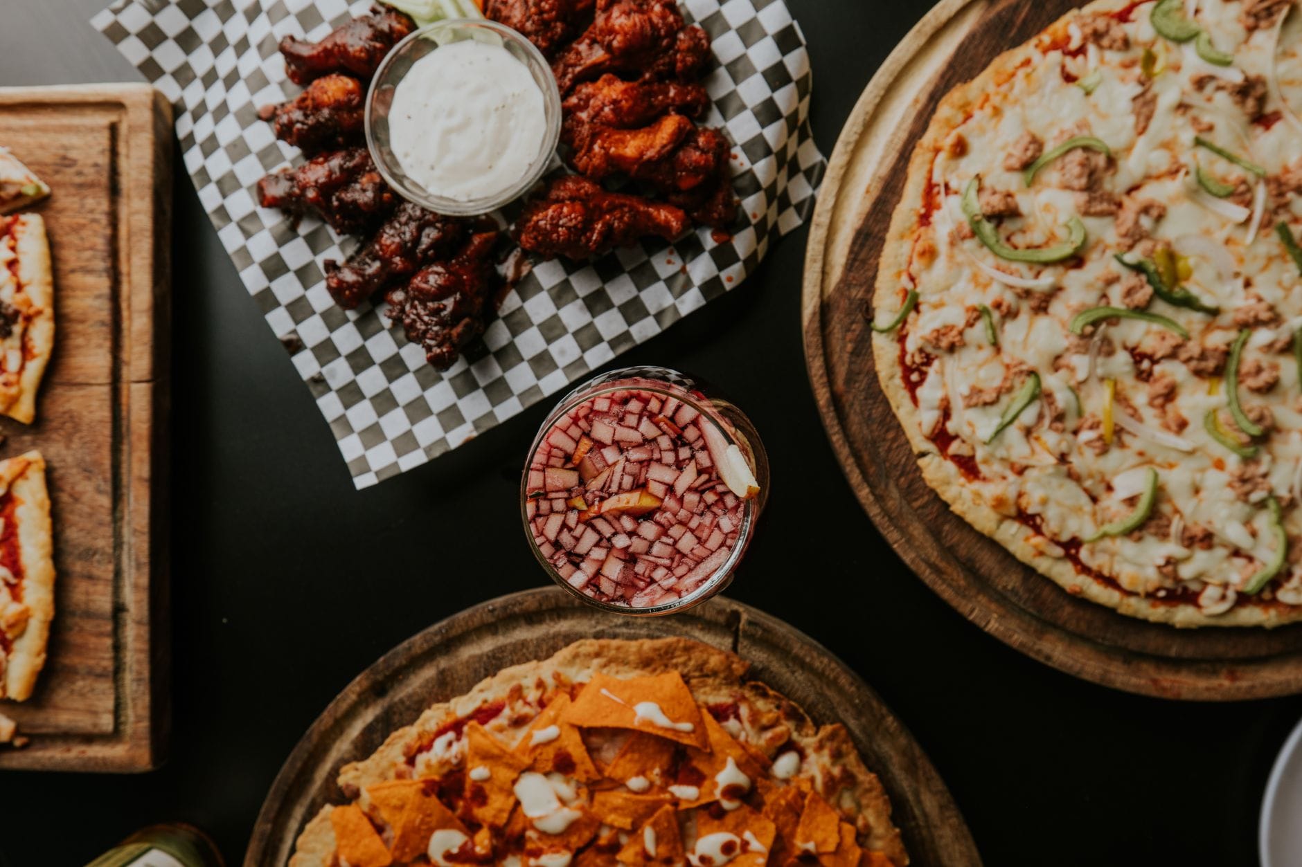 Pizza na wieczór filmowy: proste menu, które zrobi efekt WOW Pizza na wieczór filmowy: proste menu, które zrobi efekt WOW